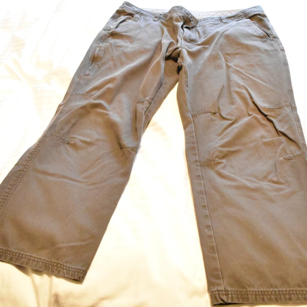 Columbia Men's Roc Pant, grey, 42 x 32, good condition, no stains